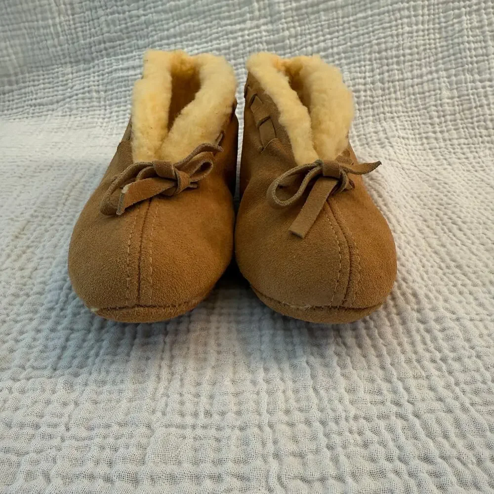 Firesiders Slippers Size Youth 4.5 or Women’s 6N Leather Fleece Lined Moccasin